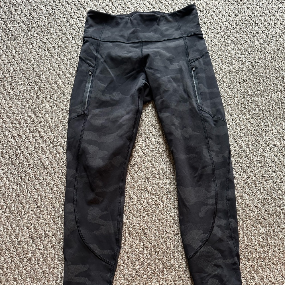 Athleta Rainier Reflective Tight, Cami, Small